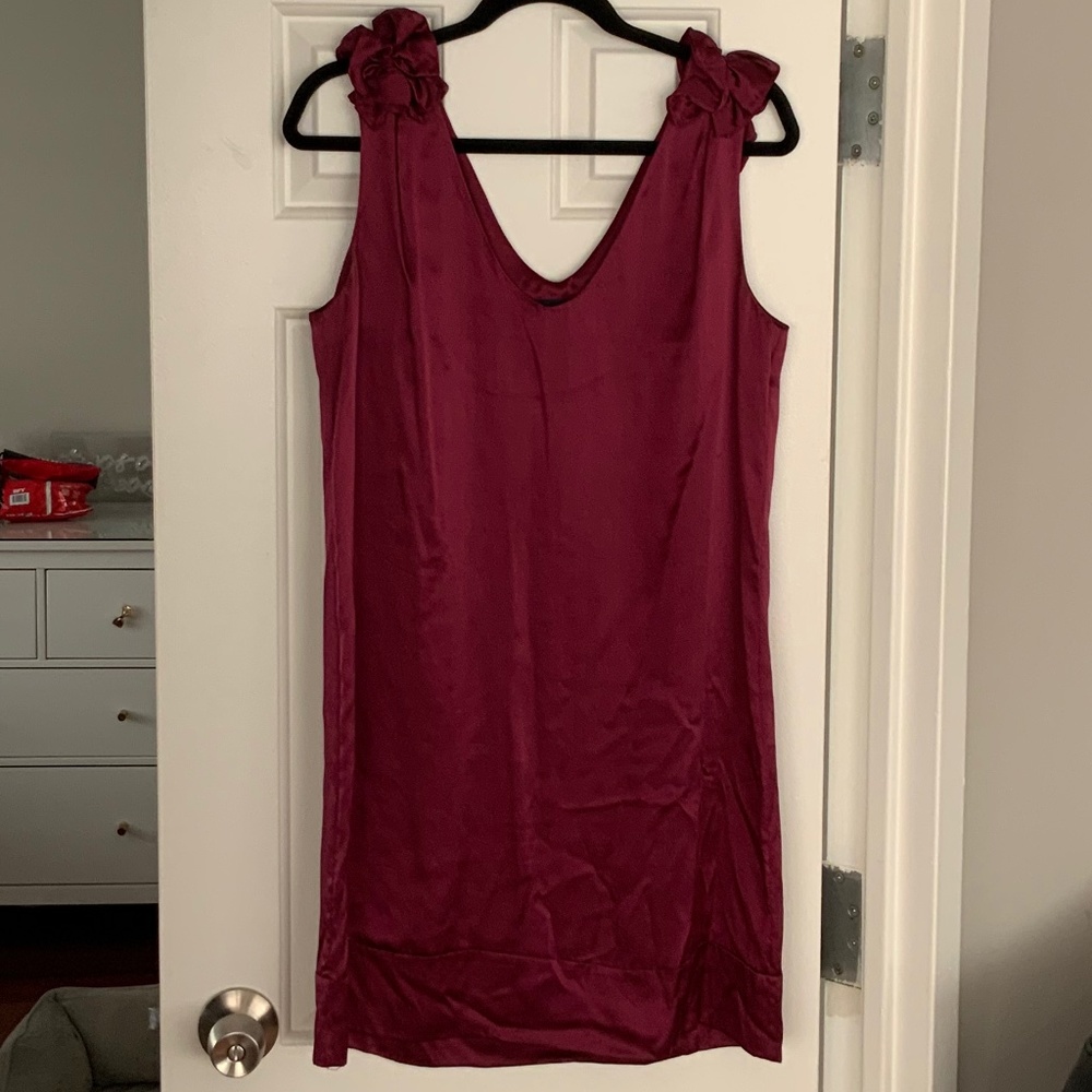 French Connection Silk Shift Dress with Ruffle Shoulder Detail size 8 Burgundy